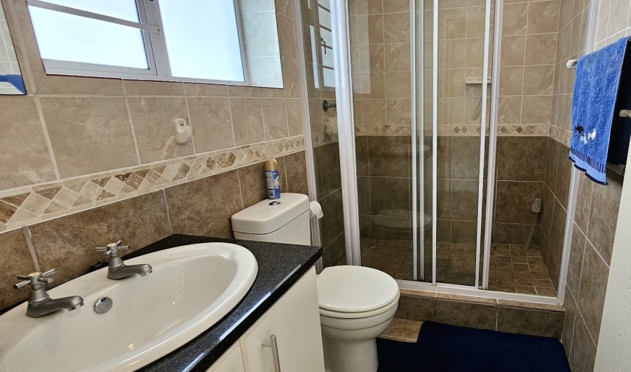 3 Bedroom Property for Sale in Franskraal Western Cape